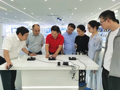 副校长周兆忠带队开展技术开发与技术咨询，推动产学研深度融合